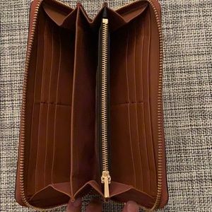Coach Accessories - Coach Accordion Zip Wallet Coach Accessories - Coach Accordion Zip Wallet